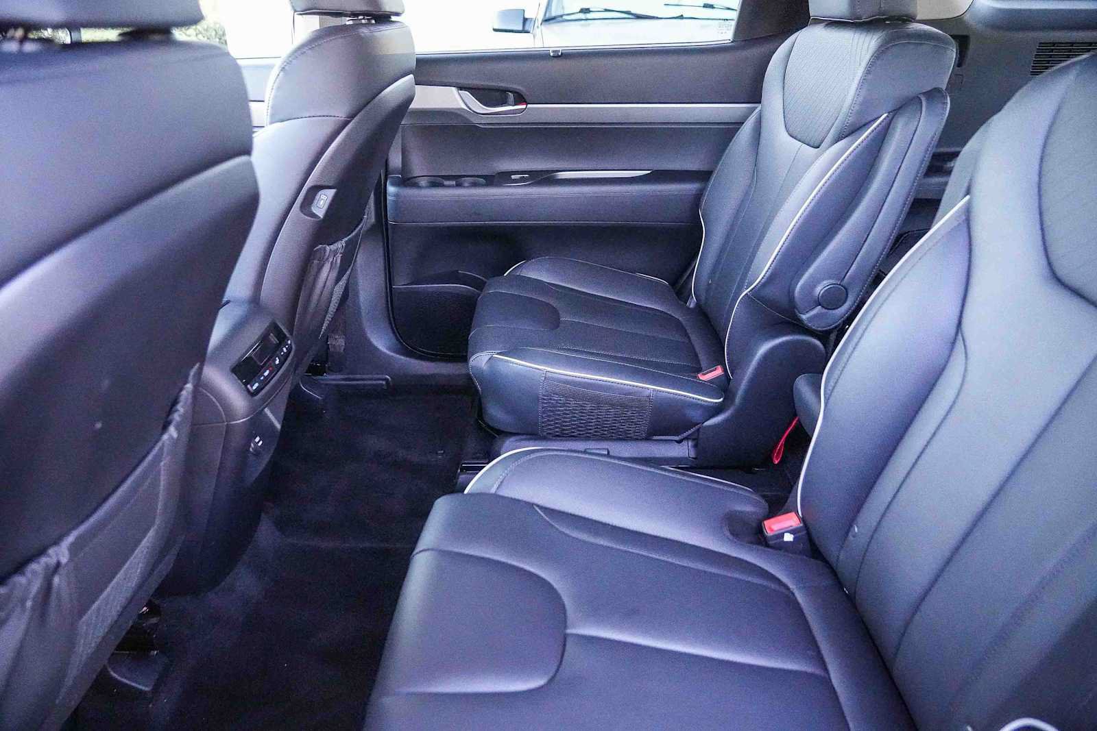 Certified 2025 Hyundai Palisade XRT FWD image 19