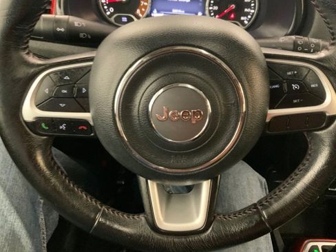 Used 2019 Jeep Renegade Trailhawk image 20