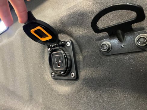 Used 2023 Nissan Frontier SV w/ SV Convenience Package image 23