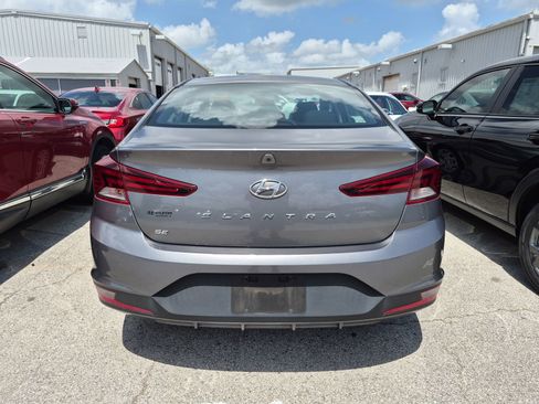 Used 2019 Hyundai Elantra SE w/ Cargo Package FWD image 5