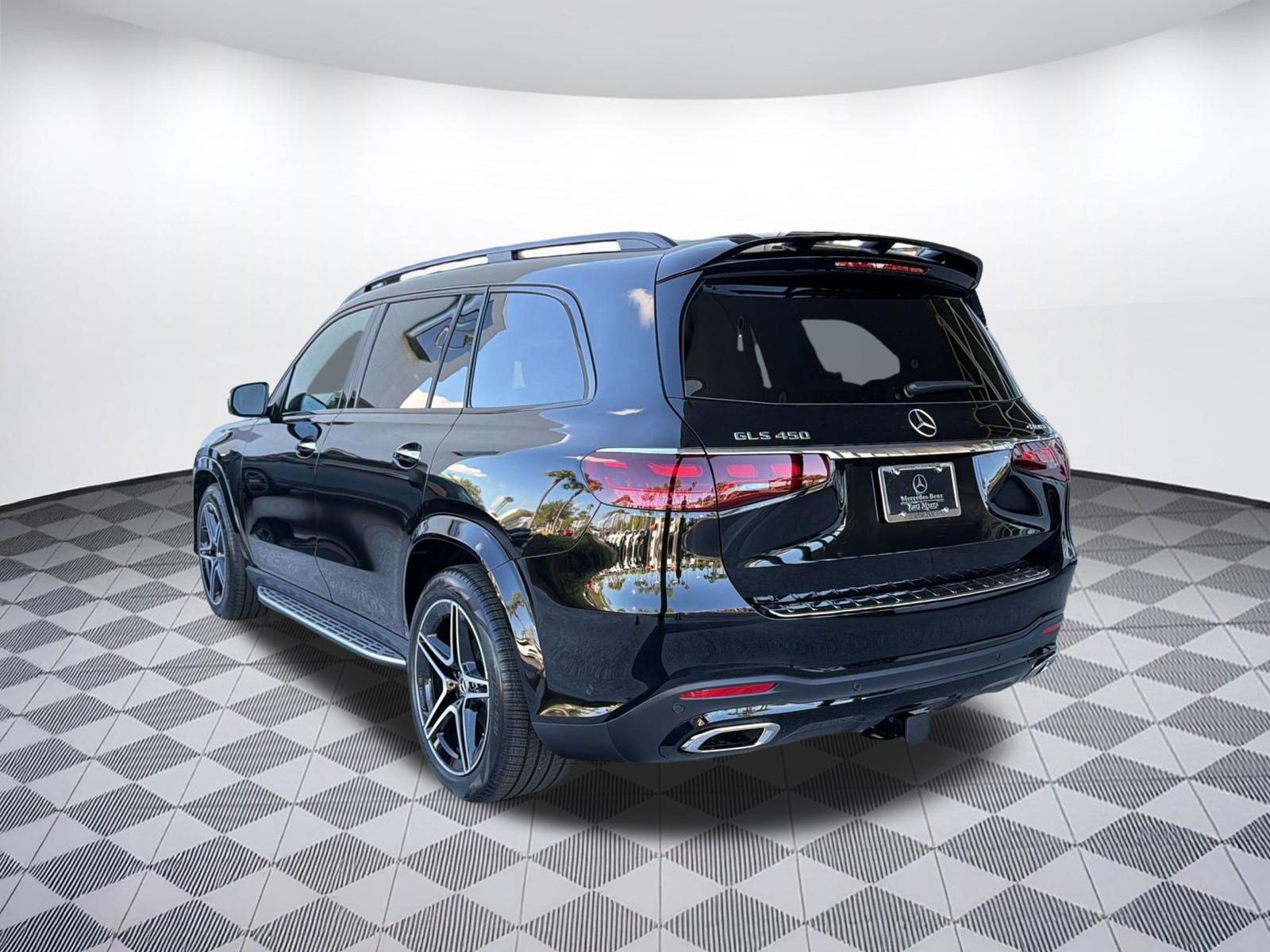 New 2026 Mercedes-Benz GLS 450 4MATIC image 3