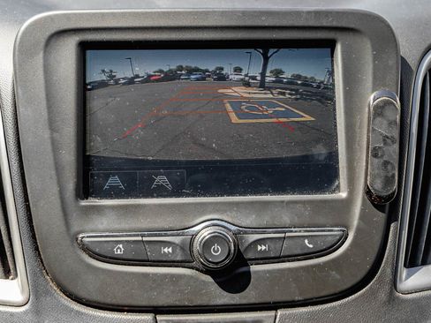 Used 2017 Chevrolet Malibu LS FWD image 18