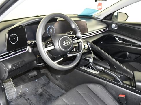Used 2024 Hyundai Elantra SEL FWD image 35