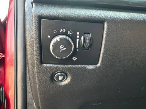 Used 2019 Jeep Grand Cherokee Altitude AWD/4WD image 11