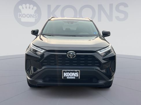Used 2025 Toyota RAV4 XLE AWD/4WD image 11