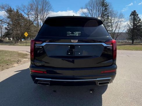 Used 2022 Cadillac XT6 Premium Luxury image 5