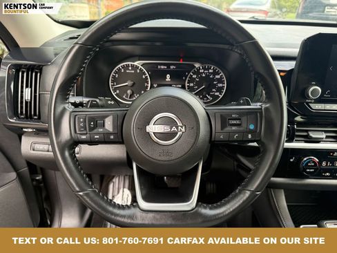 Used 2025 Nissan Pathfinder SV image 18