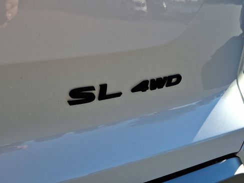 New 2025 Nissan Pathfinder SL w/ SL Premium Package image 6