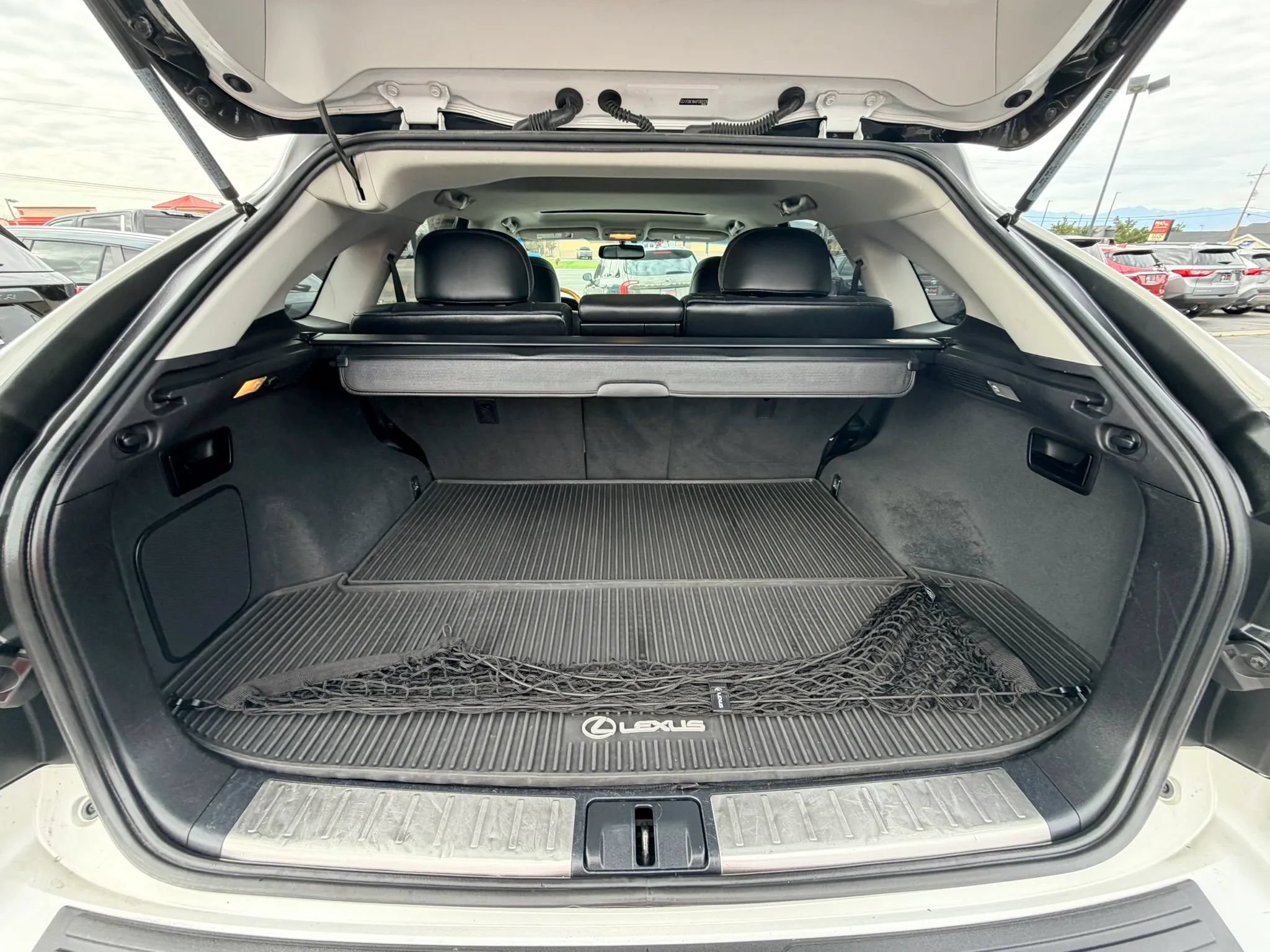 Used 2015 Lexus RX 450h AWD image 27