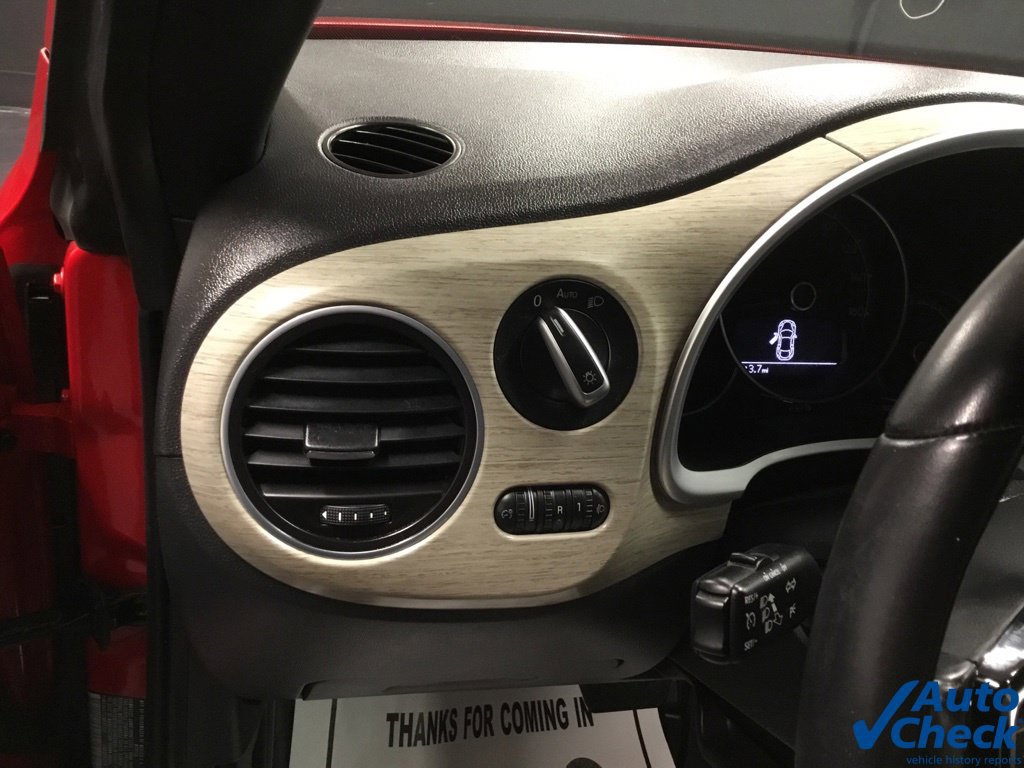 Used 2018 Volkswagen Beetle 2.0T Coast FWD image 30