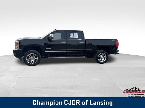 Used 2019 Chevrolet Silverado 2500 High Country w/ Duramax Plus Package image 2