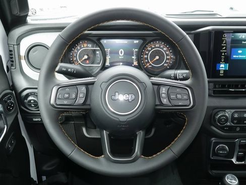 Used 2024 Jeep Gladiator Sport image 18