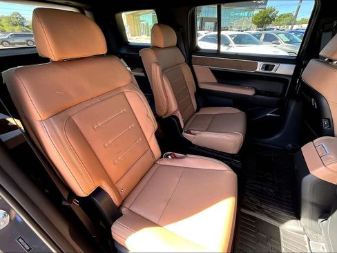 Used 2026 Hyundai Santa Fe Calligraphy image 17