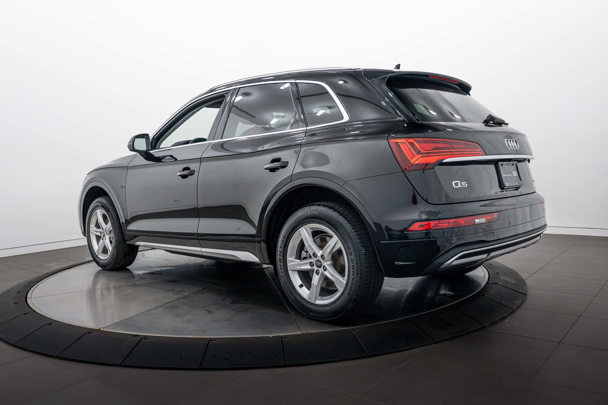 Certified 2023 Audi Q5 2.0T Premium w/ Convenience Package AWD/4WD image 5
