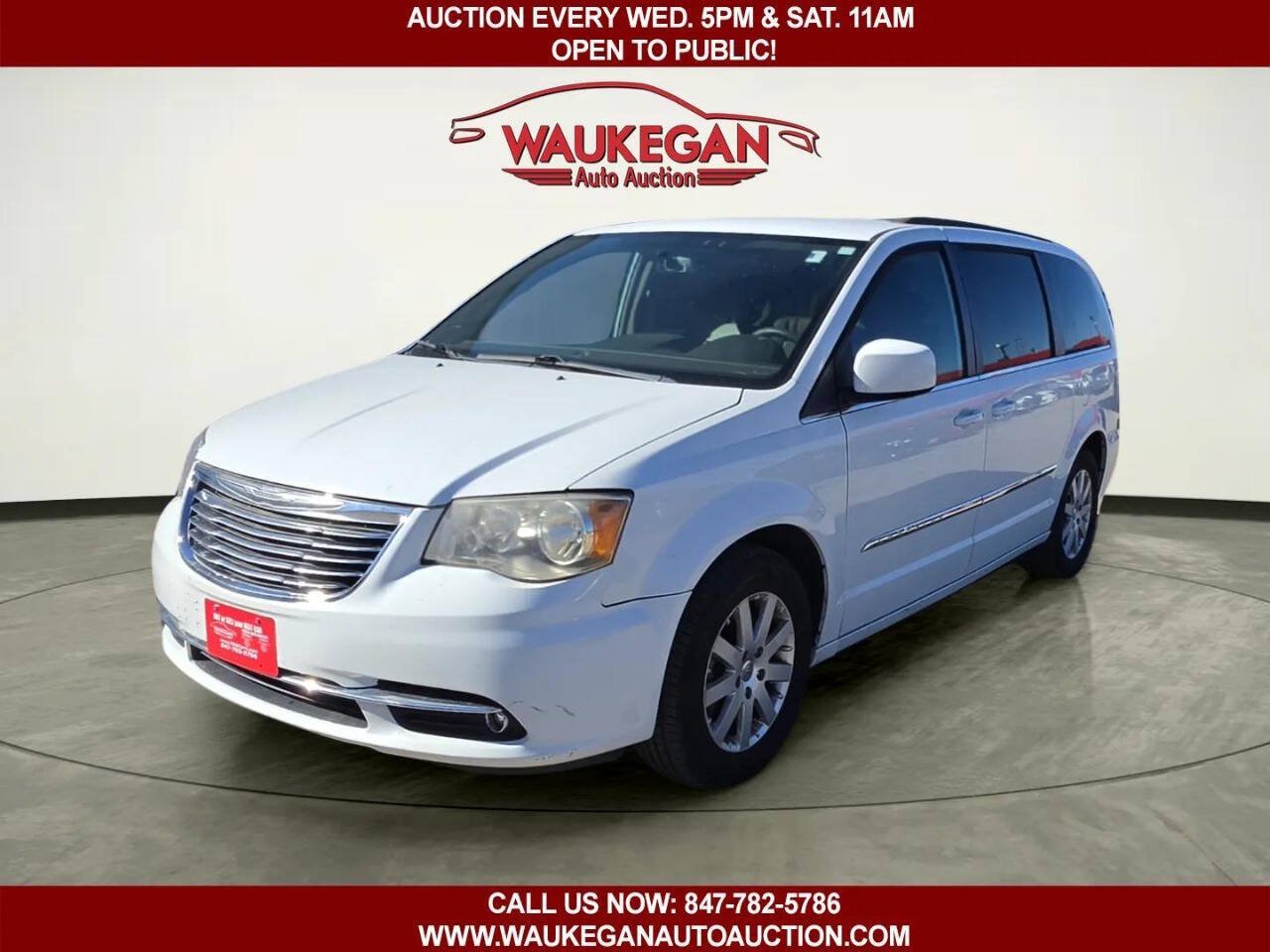 Used 2016 Chrysler Town & Country Touring FWD image 1