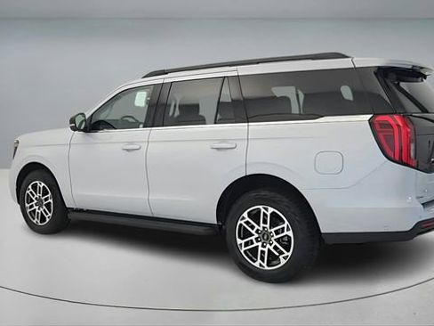 New 2025 Ford Expedition Active image 5