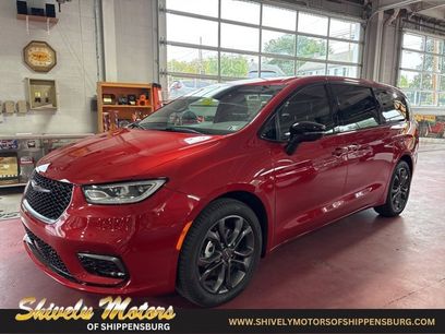 New 2026 Chrysler Pacifica Select