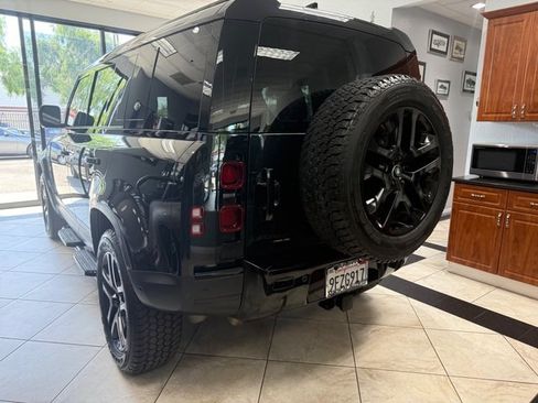 Used 2020 Land Rover Defender 110 HSE AWD/4WD image 7