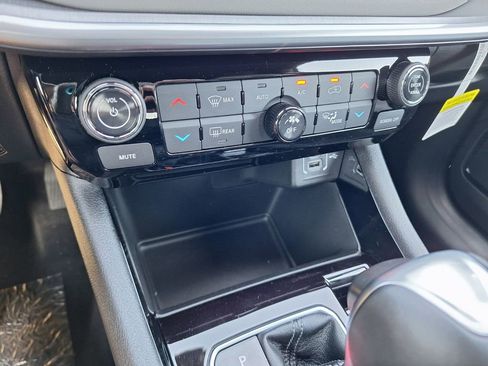 New 2026 Jeep Compass Limited image 21