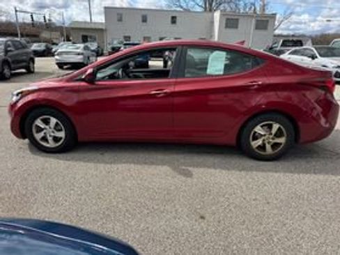 Used 2014 Hyundai Elantra SE image 8