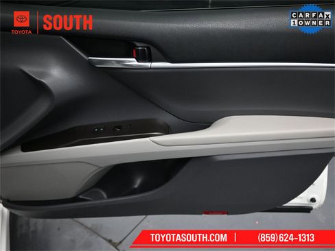 Used 2023 Toyota Camry SE image 29