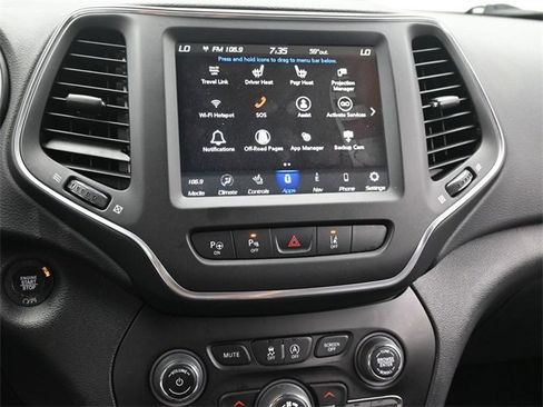 Used 2023 Jeep Cherokee Altitude Lux image 22