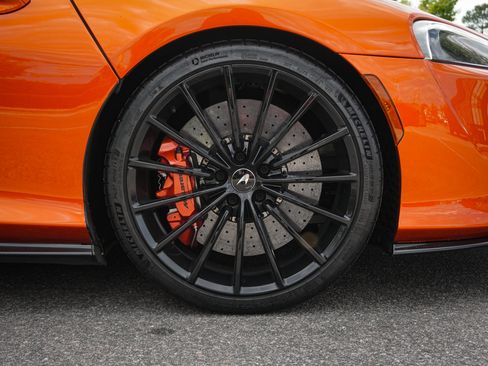 Used 2022 McLaren GT RWD image 15
