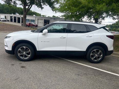 Used 2024 Chevrolet Blazer LT w/ Convenience Package FWD image 6