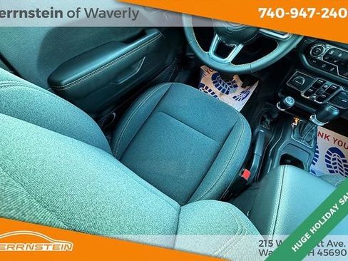 Used 2024 Jeep Wrangler Sahara image 14