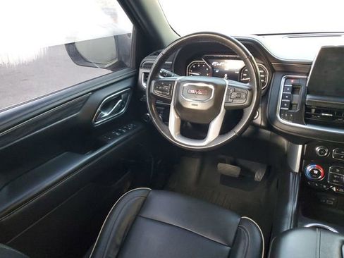 Used 2021 GMC Yukon SLT w/ SLT Premium Package image 15