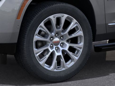 New 2026 GMC Yukon Denali w/ Sun & Power Step Package image 9