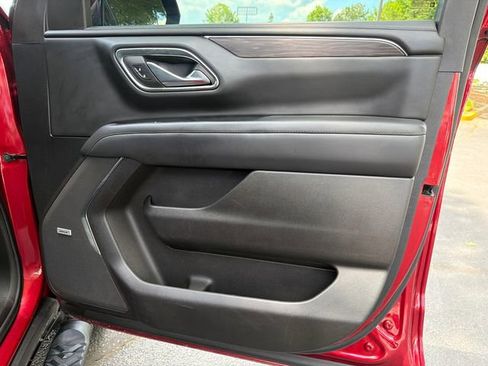 Used 2024 Chevrolet Tahoe Z71 w/ Luxury Package AWD/4WD image 14