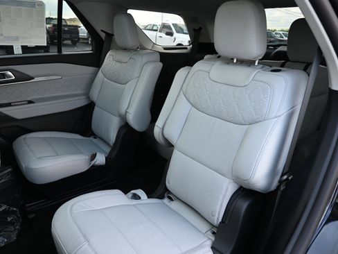 New 2026 Ford Explorer Platinum w/ LUX Leather Package AWD/4WD image 35