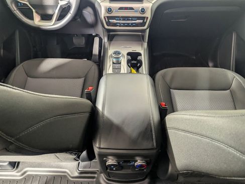 Certified 2022 Ford Explorer XLT image 16