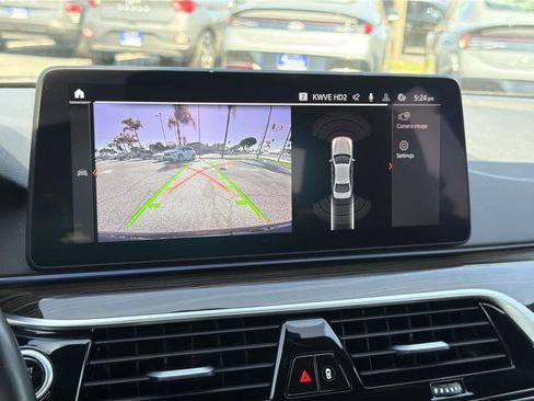 Used 2023 BMW 540i xDrive w/ M Sport Package image 18