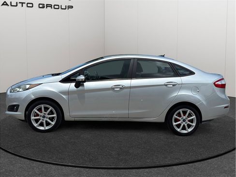 Used 2015 Ford Fiesta SE w/ Equipment Group 201A FWD image 5