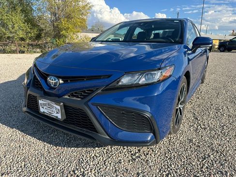Used 2024 Toyota Camry SE image 4