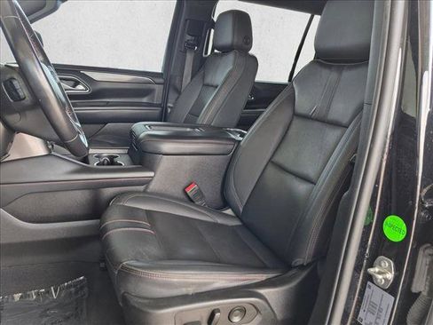 Used 2022 Chevrolet Suburban RST RWD image 15