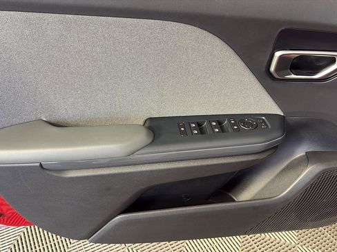 Used 2025 Kia K4 EX image 25
