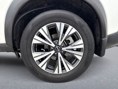 Used 2023 Nissan Rogue SV w/ SV Premium Package image 26