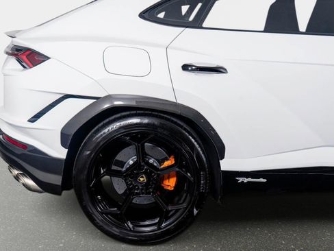 Used 2023 Lamborghini Urus Performante AWD/4WD image 14