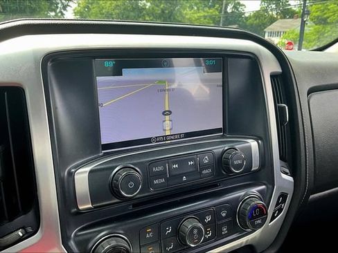 Used 2019 GMC Sierra 2500 SLT w/ Driver Alert Package AWD/4WD image 16