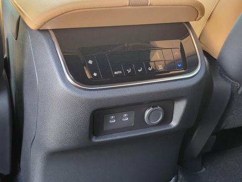 New 2026 Nissan Armada SL w/ Captain's Chari Seat Package image 18