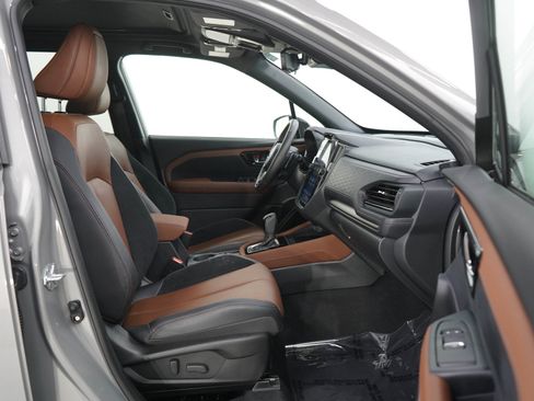 Used 2025 Subaru Forester Touring w/ Touring Package AWD/4WD image 11