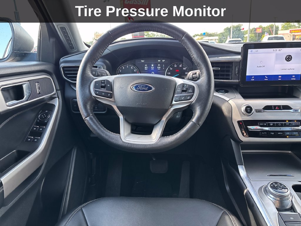 Used 2024 Ford Explorer XLT w/ Equipment Group 202A AWD/4WD image 18