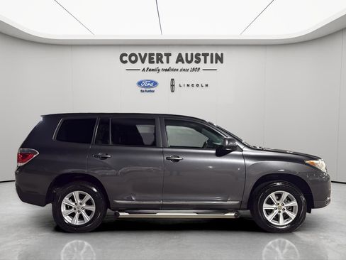 Used 2011 Toyota Highlander 2WD image 6