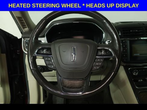 Used 2017 Lincoln Continental Select w/ Technology Package FWD image 4