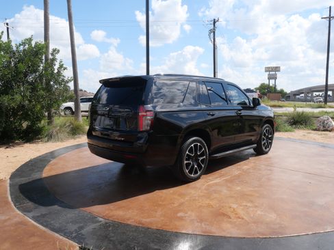 Used 2023 Chevrolet Tahoe RST w/ Luxury Package image 2