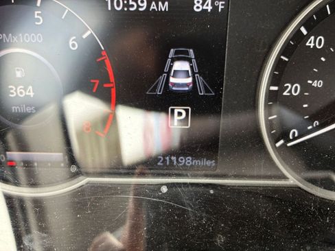 Used 2025 Nissan Versa SV image 33