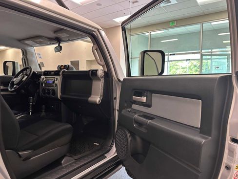 Used 2007 Toyota FJ Cruiser 4WD image 27